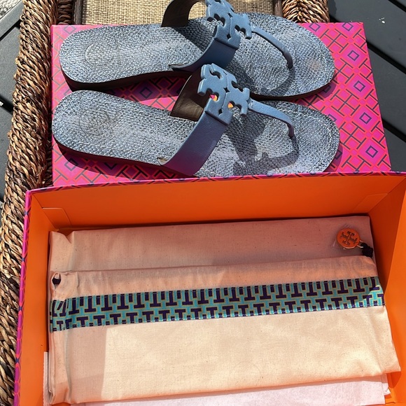Tory Burch Moore Flat Thong. Ocean Mist. Size 7.5 - Picture 3 of 7